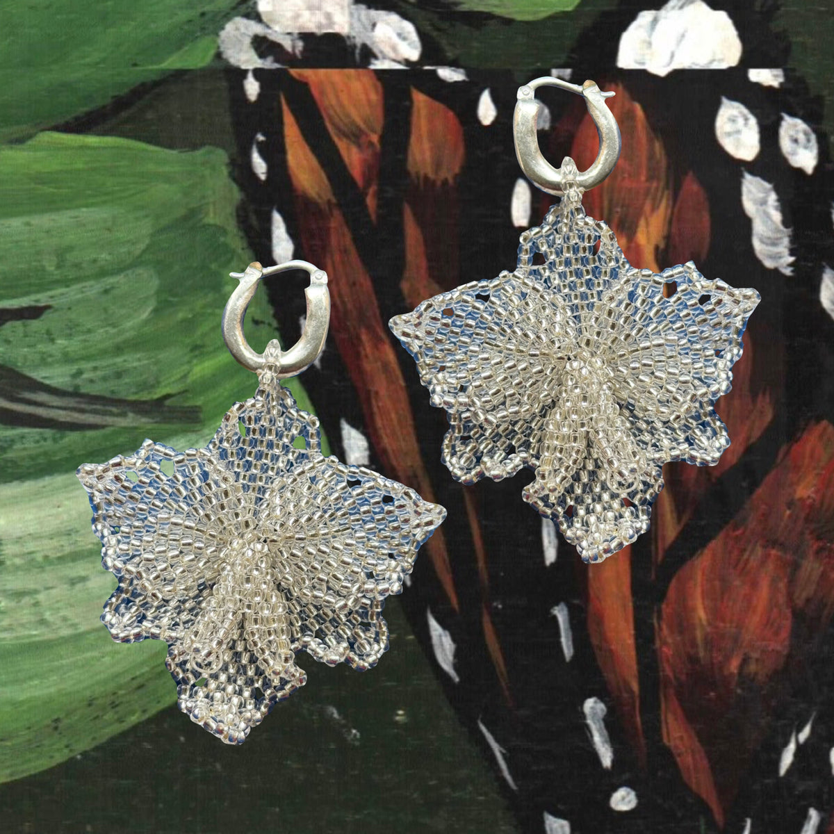 Orquídea plateada earrings