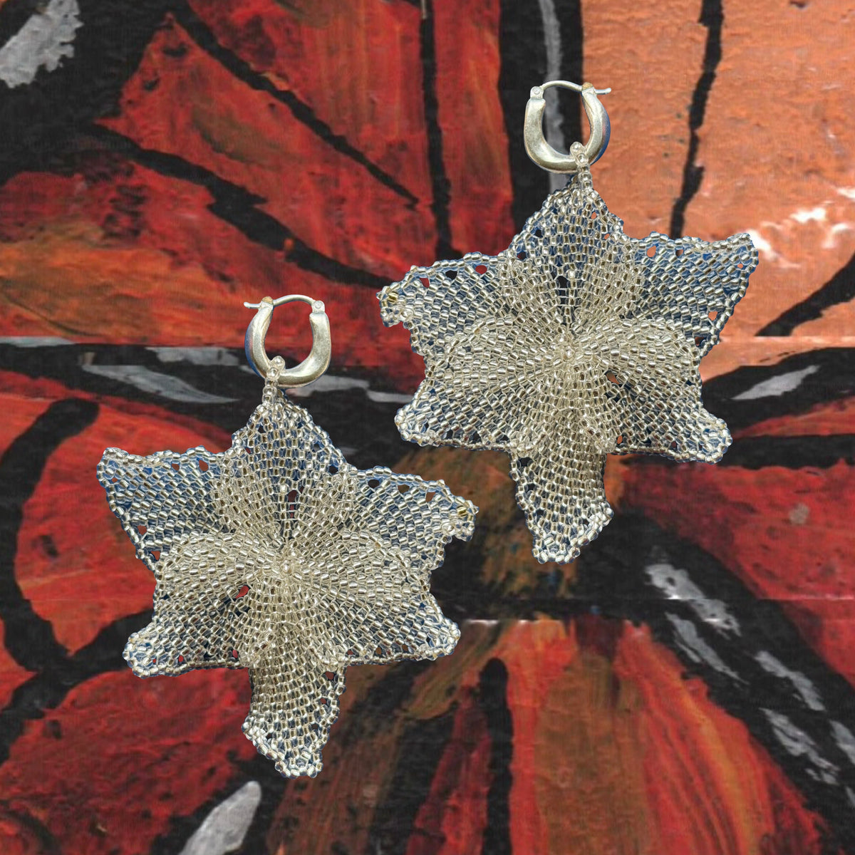 Orquídea plateada earrings
